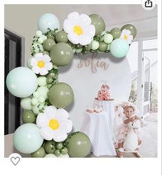 Birthday Decorations Sage Green, Flower Theme Bridal Shower, Daisy Birthday Decor, Daisy Balloon Arch, Green Birthday Decorations, Sage Green Balloons, Jungle Baby Shower Decorations, Daisy Baby Shower, Daisy Party