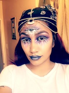 Third Eye Makeup, Fortune Teller Makeup Halloween Easy, Scary Fortune Teller Makeup, Pregnant Fortune Teller Costume, Creepy Makeup, Graduation Look, Halloween Eyes