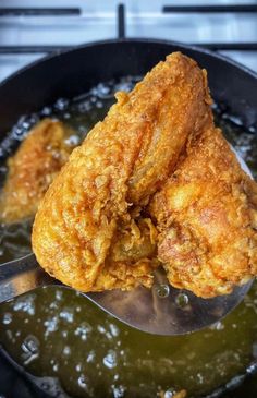 Fried Chicken Whole Wings, Perfect Fried Chicken Wings, Soul Food Fried Chicken Recipes, Good Fried Chicken Recipes, How Long To Deep Fry Chicken Wings, Fried Chicken Wingettes, Best Fried Wings Recipe, How Long To Fry Chicken Wings, Best Fried Chicken Wings Recipe