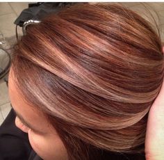 Brown, Auburn, and Caramel streaked hair.  Perfect for Fall!!! 🍁🍂 Caramel Colored Hair, Fall Haircolor, Auburn Hair With Highlights, Brown Hair Cuts, Streaked Hair, Brown Hair Looks, Hair Color Caramel, Hair Color Auburn, Peinados Fáciles Para Cabello Corto