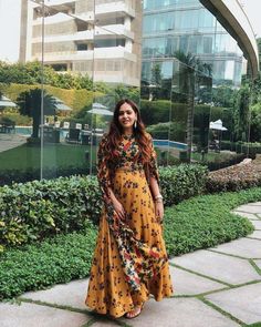 10 Times This Blogger Gave Us Bridesmaids Style Inspiration! Simple Kurti, Sangeet Outfit