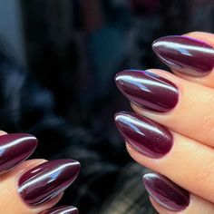 Dark Nails With Chrome Powder, Gel Manicure Short Nails Chrome, Mocha Cherry Nails Chrome, Mocha Cherry Chrome Nails, Nail Art Chrome Design, Chrome Cherry Mocha Nails, Dark Color Chrome Nails, Dark Purple Nails Chrome, Almond Gel Nails Ideas Fall