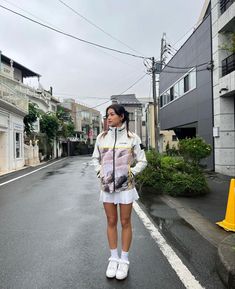 Japan Fits Fall, Ashley Alexander Outfits, Asia Outfit Ideas, Tokyo Japan Outfits Summer, Japan Tourist Outfit, Tokyo Aesthetic Outfit, Summer In Japan Outfit, Japanese Poses, Tokyo Outfits Japanese Street Styles