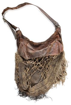 Lot Detail - EARLY 19TH CENTURY LEATHER AND MACRAME HUNTING BAG. Leather Bag Ideas, Renfaire Cosplay, Punk Bag, Shooting Bags, Bridle Bag, Hunting Bags, Cute Stars, Vegan Bags, Bags Fashion