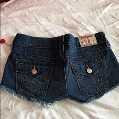 Brand New True Religion Shorts True Religion Outfits, Outfits Jewelry, True Religion Shorts, Fashion 2000s, Alt Clothes, People Clothes, Cute Jeans, Jewelry Outfit