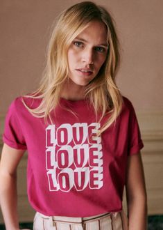 Short-sleeved organic cotton T-shirt;\"Love Love Love\" print on front;Crew neck;Length from the shoulder: 60 cm (on a size S) Fun Outfits, Denim Suit, Polo Sweatshirt, Love Print, Knitwear Dress, Love Love Love, Love T Shirt, Love Love, Parisian Style