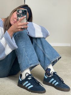 Fall outfit inspiration, sambas, adidas blue spezial, sneakers outfit, fall outfit inspo, cozy outfit, casual outfit, jeans, teddy bear socks, blue aesthetic Adidas Handball Spezial Blue Outfit, Adidas Special Outfit, Adidas Spezial Light Blue Outfit, Navy Samba Outfit, Adidas Handball Spezial Blue, Adidas Spezial Navy Outfit, Blue Samba Adidas Outfit, Spezial Adidas Blue, Navy Spezial Adidas Outfit