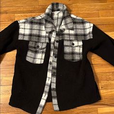 Nwt Juniors Black Sherpa Plaid Shacket Great Transitional Piece For Fall And Spring Black Patchwork Button-up Outerwear, Black Long Sleeve Shacket For Winter, Black Button-up Shacket For Winter, White Fur Vest, Buffalo Plaid Jacket, Rose Hoodie, Rosé Black And White, Rose Cardigan, Plaid Shacket