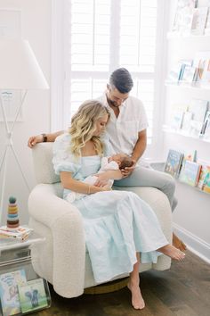 Newborn Photography Outfits Parents, Neutral In Home Newborn Photos, Newborn Pictures Outfits For Mom, I’m Home Newborn Photography, Family Newborn Pictures At Home Outfits, Newborn Lifestyle Photography At Home Outfits, In Nursery Newborn Photos, I'm Home Newborn Session, Baby At Home Photoshoot