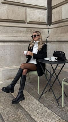 Cropped Blazer Outfit, Rome Outfits, Knee Boots Flat, Winter Fashion Outfits Casual, Layering Outfits, Blazer Outfits, Autumn Outfit, Winter Fashion Outfits