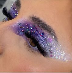 Purple Glitter Eye Makeup, Edc Makeup, Makeup Portfolio, Prom Eye Makeup, Carnival Makeup, Eye Makeup Styles, Lavender Haze, Moda Instagram