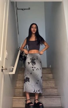 Thrifted Birthday Outfit, Long Skirt Y2k Outfits, Y2k Skirts Long, Y2k Long Skirt Outfit, Thrifted Skirts, Casual Slip Dress Outfit, Y2k Skirt Outfit, Outfits Maxi Skirt, Y2k Long Skirt