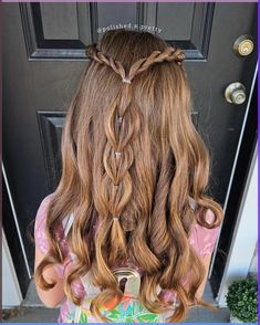 Discover cute and easy back-to-school hairstyles for girls, including braids, buns, pigtails, and ponytails for all ages. 2nd Grade Hairstyles, Hairstyles For 4th Graders, Cute And Easy Hairstyles For Kids, Hairstyles For 10 Year Girl, Preteen Girls Hairstyles, Elementary School Picture Day Hairstyles, Girls Hairstyles For Long Hair, Girl Hairstyles For School, Girls Hairstyles For School