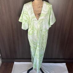 Conscious H&M Collection Light Green Kaftan- Size S - Nwt Recycled Polyester. Item Doesn’t Have Any Stretch. H&m White Maxi Dress For Daywear, H&m V-neck Maxi Dress For Daywear, H&m Flowy Maxi Dress For Daywear, Green Short Sleeve Kaftan For Spring, Fitted Short Sleeve Summer Kaftan, Fitted V-neck Kaftan For Vacation, Spring Daywear Maxi-length Cover-up, Spring Daywear Maxi Length Cover-up, H&m Flowy V-neck Maxi Dress