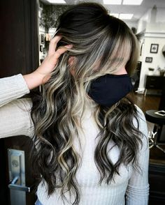 Blonde Lowlights In Black Hair, Bleach Hair Ideas Dark Brown, Dark On Top Blonde On Bottom Hair, Black Hair With Money Piece Highlights, Black Hair With Blonde Money Piece, Black Hair With Highlights Blonde, Black And Blonde Hair Ideas, High Contrast Hair, Black Hair Balayage