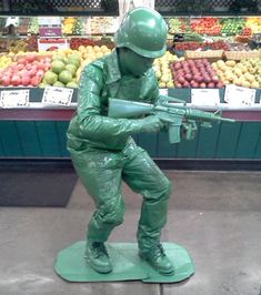 I know it's a long way off, but this would be the perfect costume for Justin this next Halloween. Green Army Man Costume, Army Man Costume, Gi Joe Costume, Diy Tin Man Costume, Diy Costumes Men, Geek Costume, Mad Men Costume, Storybook Character Costumes