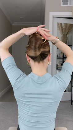 2M Followers, 857 Following, 3,068 Posts - See Instagram photos and videos from Nichole Ciotti (@nicholeciotti) French Pin Hairstyles, French Pin, French Twist Updo, French Twist Hair, Hair Elastic, Clip Hairstyles, Bun Hairstyle, Work Hairstyles, French Hair