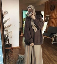 light brown and dark brown outfit for hijabi Pakaian Hipster, Muslimah Fashion Casual, Muslimah Outfit, Hijab Look, Street Hijab Fashion, Muslim Fashion Hijab Outfits