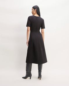 The Dream Short-Sleeve Dress Black – Everlane Water Recycling, Capri Trousers, Wardrobe Upgrade, Autumn Winter Outfits, Dress Fitted, Women Wedding Guest Dresses, Carbon Footprint, Full Skirt, Graduation Dress