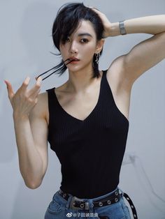 Haircut Unstyled, Asian Ponytail, Hairstyles Male, Men Hairstyle, Photographie Portrait Inspiration, Female Pose Reference, Wolf Cut, Mannequin Head, Body Reference Poses