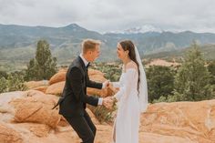 garden of the gods elopement / garden of the gods / colorado springs / things to do in colorado springs / colorado engagement photographer / couples photographer / candid couples photos / natural couples photos / summer outfit / colorado elopement photographer / poses for pictures instagram / senior photos / girl senior photos / micro elopement photography / destination elopement photographer / canon r5 / colorado wedding photographer