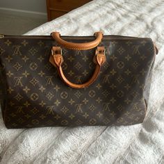 Fair Condition , Look At All Pics Please And Adjust Expectations Missing Rivets And Pull Tab, Slight Interior Stain Good Project As The Leather Is In Good Condition None Smoking House Speedy 40, Lv Speedy, Small Travel Bag, Bag Vintage, Pull Tab, Vintage Colors, Rivets, Fun Projects, Travel Bag