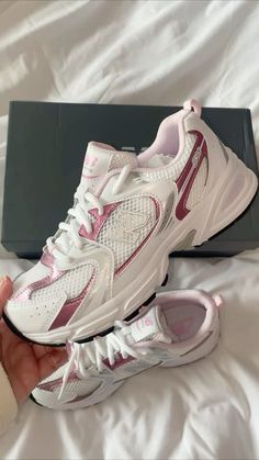 New Balance 550 Outfit Inspo Women, Pink New Balance 530, New Balance Pink Shoes, Cute New Balance Shoes Outfit, Pink New Balance Outfit, Pink Aesthetic Shoes, New Balance Shoes Pink, New Balance 530 Pink, 2025 Shoes