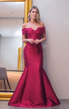 Hot Pink Prom Dress, African Print Pants, Award Show Dresses, Im So Fancy, Dream Prom, Pink Prom Dress, Burgundy Bridesmaid Dresses, Beautiful Prom Dresses, Satin Prom Dress