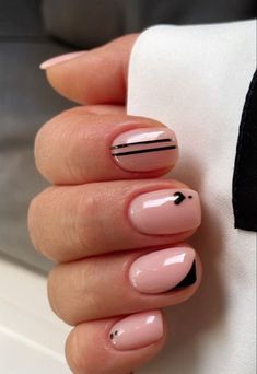 Line Dot Nail Art, Biab Nail Art Short, Biab Gel Nails Short, Ceo Nails, Simple Biab Nail Art, Biab Nail Inspiration Short, French Nails Cortas, French Biab Nails, Natural Biab Nails