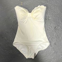 Bought For My Wedding But Didn’t End Up Wearing. Brand New With Tags And Liner! Strapless One Piece, 1960s Swimwear, Mother Clothing, Fair Outfits, Vintage Swimsuits, White Swimsuit, Cute Bathing Suits, Cute Bikinis, Cute Swimsuits