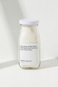 Coconut Milk Bath, Colloidal Oatmeal, Milk Bath, Pretty Skin, Chamomile Flowers, Body Skin Care Routine, Beauty Wellness, Bath Salts, Smell Good