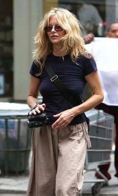 Meg Ryan, Mode Inspo, Mode Vintage, Fashion Killa, Style Icon, Look Cool, Get Dressed, Fashion Inspo Outfits, Style Guides