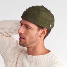 "This brimless cap adapts to head sizes between 56/60 cm. Adjustable. Weight: 80 Gr This comfortable cap adds elegance to you in the autumn-winter, while protecting your head. It adapts to any style. If you don't want our \"K brand metal icon\" to appear, send us a message. The head size of the male model in the picture is 57cm. Material : Wool Blend Unisex design Only hand washing ✔️Our product photos belong to our company, you don't have to worry when you order from our registered brand named Metal Icon, Cool Beanies, Fisherman Beanie, Brimless Hat, Cap Winter, Hat Size Chart, Large Hats, Colour Star, Men's Knit