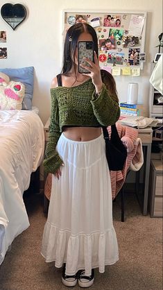 Long Flowy Skirt Outfit Aesthetic, Flowy Long Skirt Outfit Summer, Picnic Outfit Inspo Aesthetic, Hoziercore Outfits, Maxi Skirt Concert Outfit, Long Skirt Concert Outfit, Hoizer Concert Outfit Ideas, Shirt And Long Skirt Outfit, White Maxi Skirt Outfit Winter