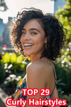 29 Stunning Curly Hair Styles to Embrace Your Natural Texture - beauticiandaily.com Layers And Curtain Bangs, A Wolf Cut, Natural Curly Hairstyles, Chic Bob, Wolf Cut