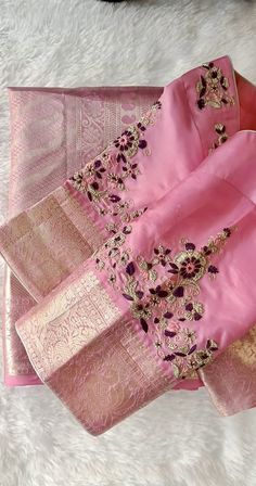 Ghagra Design, Traditional Saree Blouse Designs, Cutwork Designs, Minimal Embroidery, Latest Bridal Blouse Designs, Sleeves Embroidery, Best Blouse Designs, Cutwork Blouse Designs