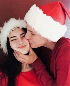 @ardillahv *couple goals christmas*/*fotos en pareja navideñas*/tumblr/couplegoals/christmas Christmas Couple Photos, Xmas Couple, Christmas Shoot, Winter Photoshoot, Couple Photoshoot Poses, Rich Kids, Christmas Couple