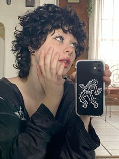 girl selfie mirror photography inspo spring fashion accessories indie aesthetic alt looks subtle eyeliner simple makeup ideas dark curly hair hairstyles poses easy outfits Curly Hair Hairstyles