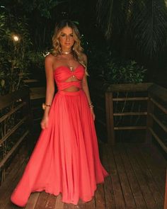 Fancy Dresses, Guest Dresses, Beautiful Outfits, Strapless Dress Formal, Red Dress, Beautiful Dresses, Fashion Looks, Evening Dresses, Party Dress