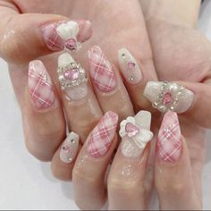 Simple Nails Pink, Summer 2023 Nail Trends, Nails Pink Acrylic, 2023 Nail, Sunny Disposition, Dresses Linen, Perfect Manicure, Cute Acrylic Nail Designs