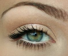 fresh spring tutorial - Beige matte shadow of the bat Bohemian Sleek, Nature matte shadow with a paddle Stork Sleek, Brown eyeliner Deborah 24 Ore Champagne Eyeshadow, Brown Eyeliner, Makeup Eyes, Makeup Tricks, Spring Makeup, Natural Eyes, Products Makeup, Everyday Makeup