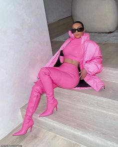 Pink Looks Fashion, All Hot Pink Outfit, Kim Kardashian Pink Outfit, Pink Put Outfits, All Pink Outfit Ideas, Hot Pink Outfits, Kardashian Looks, All Pink Outfit, Hot Pink Outfit