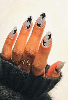 January nails Festival Nails Black, Black Festival Nails, Black Silver Nails Design, Vegas Inspired Nails, Artsy Nails Designs, Silver Black Nails, Nashville Nails Ideas, Vegas Nails Ideas, Nashville Nails