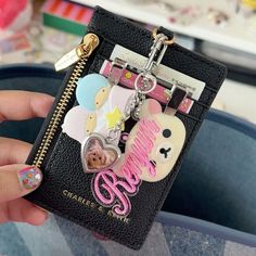 Sanrio Illustration, Tumblr Christmas, Jam Aesthetic, Aesthetic Floor, Wallet Aesthetic, Wallpaper Facebook, Black Korean, Handmade Drawing, Grunge Coquette