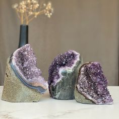 This AAA grade amethyst crystals set has the highest quality of the semi precious stones. YOU WILL RECEIVE THE AMETHYSTS OF THE PICTURE! WORLDWIDE FREE SHIPPING ✧ MEASUREMENTS: Weight total 5.2 lb (2389 gr) Purple Amethyst Geodes With Natural Stones, Geode Cave, Amethyst Crystals, Birthday Centerpieces, Green Jasper, Amethyst Geode, Amethyst Cluster, Crystal Set, Semi Precious Stones