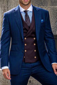 Man wearing a blue three piece suit. Contrast Waistcoat Suits, Royal Blue Suit Men Wedding Mens Fashion, Royal Blue Suit Wedding, Navy Blue Suit Men, Three Piece Suit Mens, Classy Menswear, Waistcoat Design, 3 Piece Suit Men, Suits Tuxedo