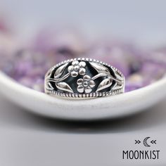 This nature inspired Flower Ring is perfect for anyone who loves the art of nature! This handcrafted Sterling Silver Floral Ring has a unique botanical design that evokes the beauty of a floral design. This beautiful floral ring tapers to a Sterling Silver band that has been gently rounded for comfortable wear. Both elegant and beautiful, spring flowers promise new beginnings. Wildflowers have been used as herbal medicines since the time of the Greeks, and have been harvested by man for thousand Bohemian Sterling Silver Flower Ring Gift, Nature-inspired Silver Flower Ring, Sterling Silver Nature-inspired Flower Ring, Sterling Silver Flower Rings In Nature-inspired Style, Sterling Silver Flower Rings, Nature-inspired, Nature-inspired Flower Shaped Sterling Silver Rings, Friend Rings, Friendship Ring, Daisy Ring