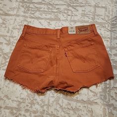 New Levi's Shorts. Vintage Orange Color. Shorts Levis, Levis Shorts, Orange Shorts, Vintage Orange, Levi Shorts, Color Orange, Orange Color, Levi's, High Waist