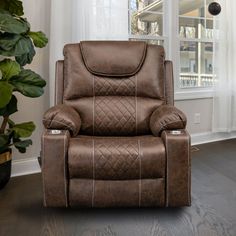 The lift chair has a high-quality metal frame and a solid wood frame, ensuring long-term durability and stability. It can support up to 350 lbs. The seating space is wide, and the back, armrest, and bottom seat are padded with thick sponge. The slightly raised headrest provides good neck support when lying down. Additionally, there are pockets on either side for convenient storage of small items and books. The upholstery material used in this product is of high quality. It is not only skin-frien Salon Chairs, Daily Living, Electric Power, Big And Tall, Leather Fabric