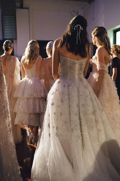 Cotoure Wedding Dresses, Nutcracker Outfit Ideas, Runway Dresses Couture, 2018 Aesthetic, Runway Bridal, Lei Lei, Paolo Sebastian, Sparkly Wedding Dress, Sparkly Wedding